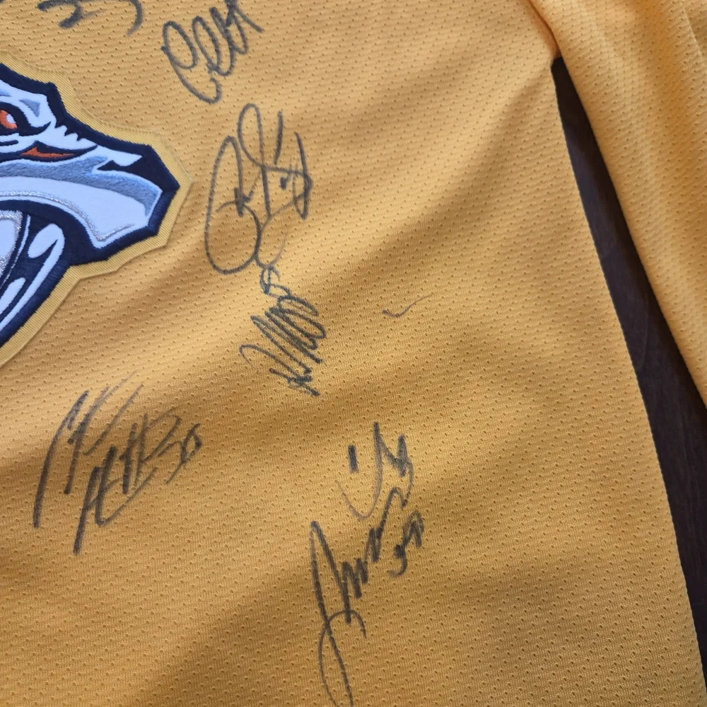 NHL CCM Nashville Predators Autographed Jersey - Picture 3 of 5